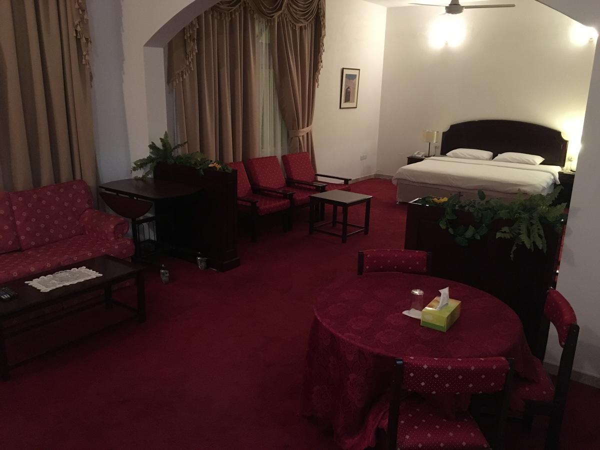 איברה Ibri Oasis Hotel מראה חיצוני תמונה